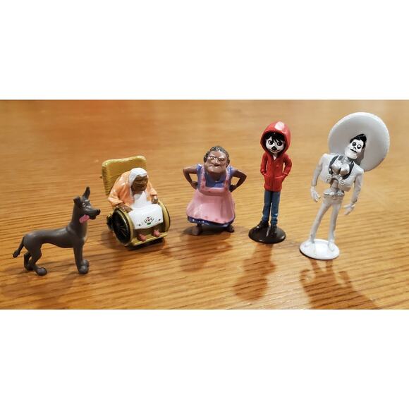 Disney Pixar COCO Mini Figures Lot Of 5 PVC Figure Set Cake Toppers Mama Hector+ - Picture 1 of 3